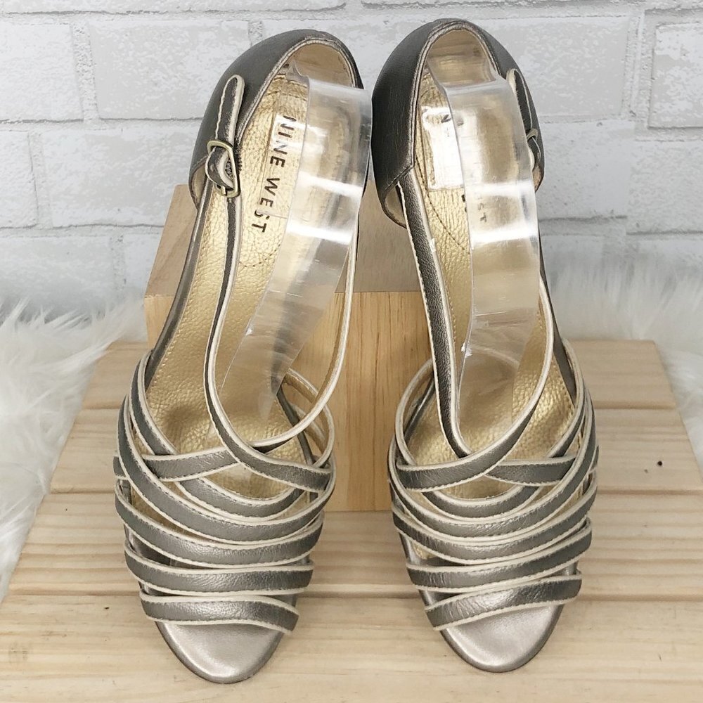 Nine West Yams Silver Metallic Stacked Wedge Open Toe Leather Sandal Size 7M‎ - Picture 2 of 5